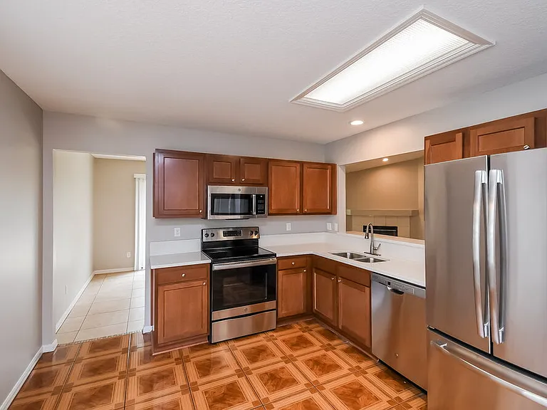 1509 Maple Leaf Ln — Photo 6