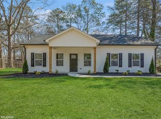 24 Valley Trl SE, Acworth, GA 30101