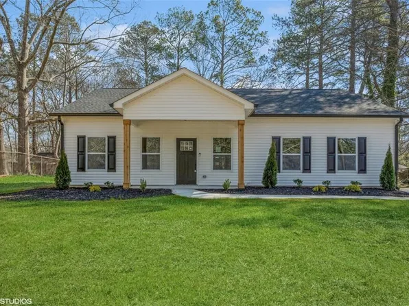 24 Valley Trl SE, Acworth, GA 30101