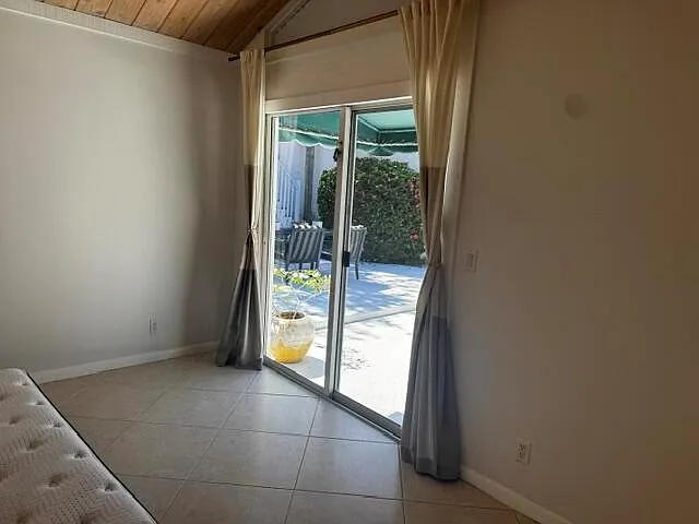 112 E Coral Fish Ln — Photo 20
