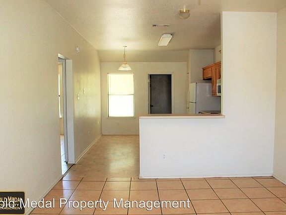 3rd image of 317 Janelle Dr APT B
