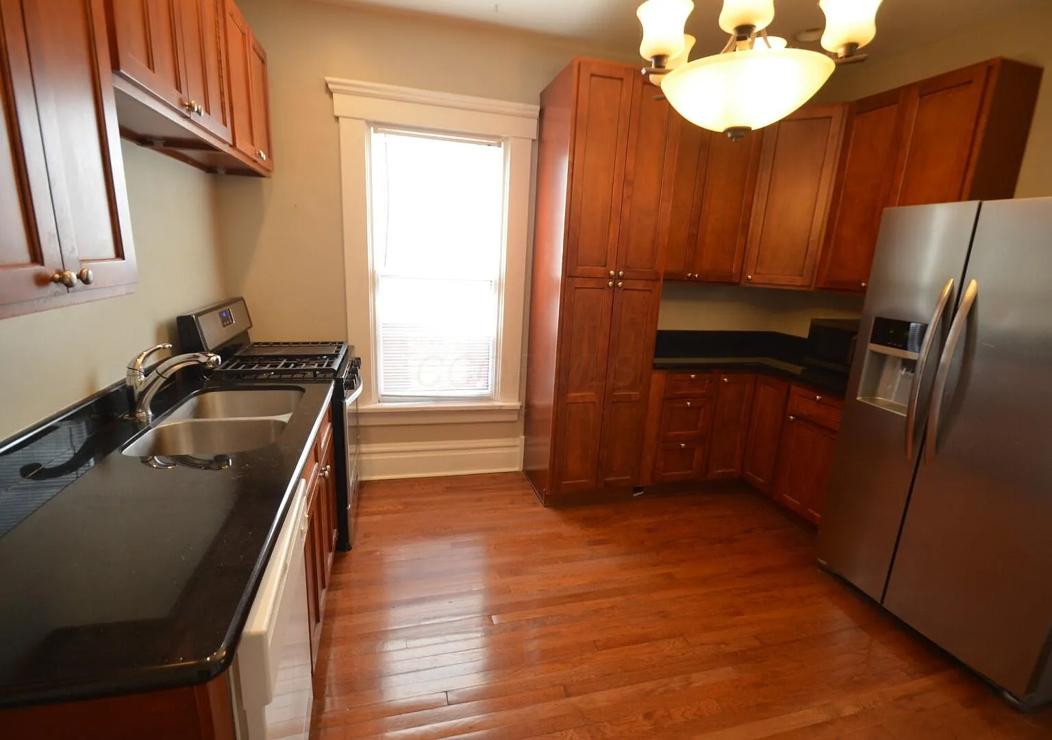 1 bed, 1008 sqft, $1,695 — Photo 2