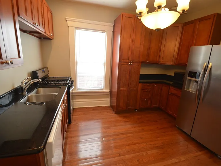 430 King Ave #B — Photo 2