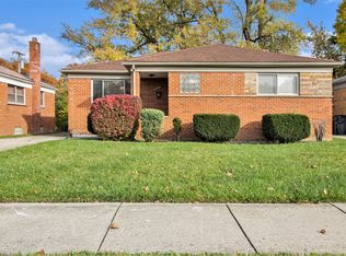 22000 Stratford St, Oak Park, MI 48237