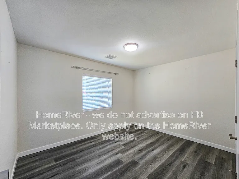 1339 E Glenrosa Ave — Photo 10