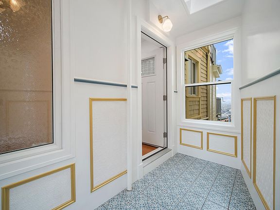 4th image of 425A Corbett Ave #A