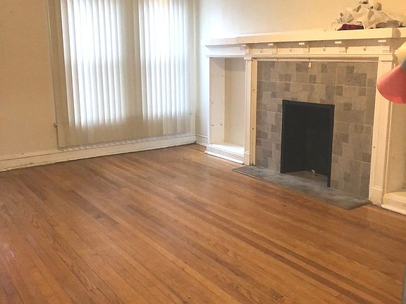 4th image of 7014 S Crandon Ave #1