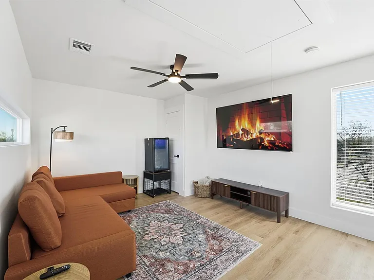 4206 Fox St — Photo 22