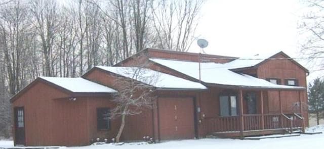 2nd image of 9524 Warren Meadville