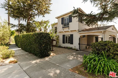 3008 Motor Ave Photo 1