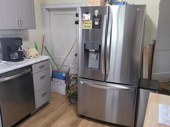 5th image of 1119 Blaine Ave
