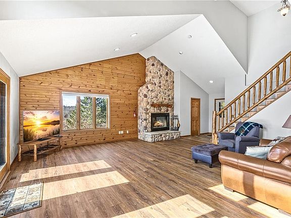 5th image of E6035 Evergreen Road