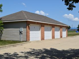 Crowwood Pointe by Royse + Brinkmeyer