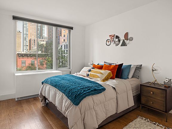 5th image of 464 W 44th St APT 5E