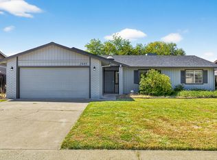 2985 Seminole Dr, Redding, CA 96001