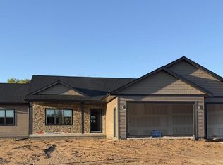 1361 Annapolis Dr, Holmen, WI 54636