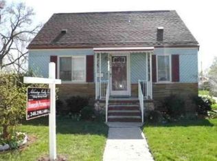 21608 Finlan St, Saint Clair Shores, MI 48080