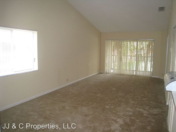 4th image of 1082 The Pointe Dr