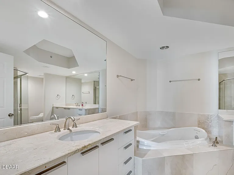 231 Riverside Dr #1006 — Photo 22