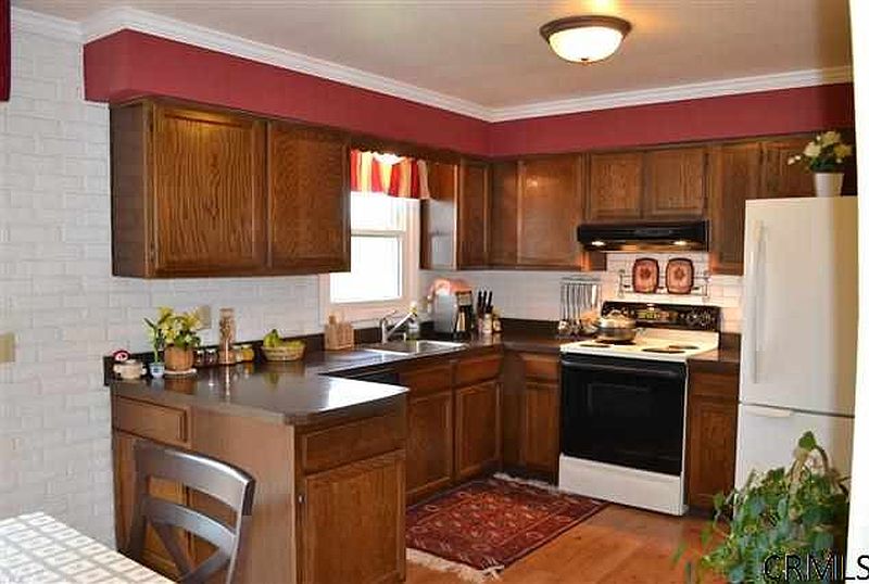 5th image of 40 CHRISTINA Drive