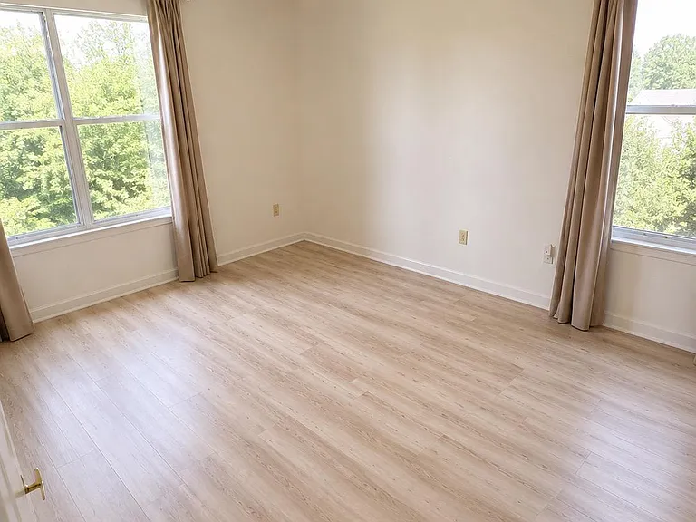 2601 Camelback Ln #12 — Photo 8