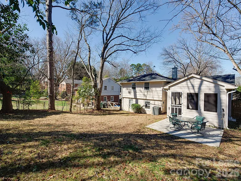 4917 White Oak Rd — Photo 37