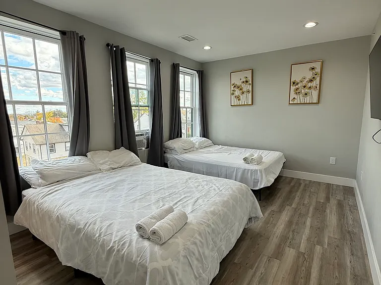 128 Monroe St — Photo 38