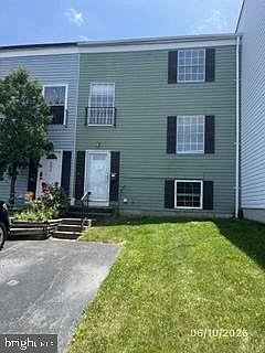 1st image of 608 Greenbriar Ln