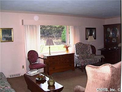 4th image of 120 Cammot Ln