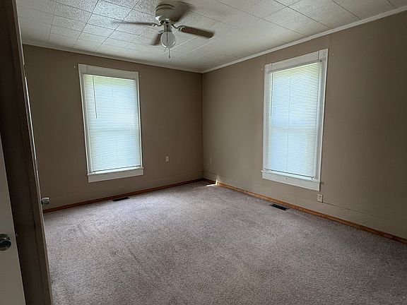 5th image of 1060 E Atlantic St
