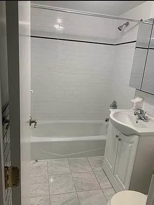 Rented by Oxford Property Group | media 8