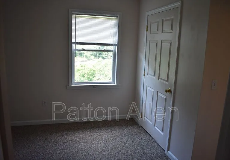 92 Drury Ln #H — Photo 6