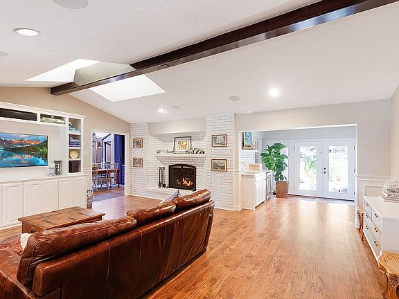 3rd image of 11910 Loch Ness Dr