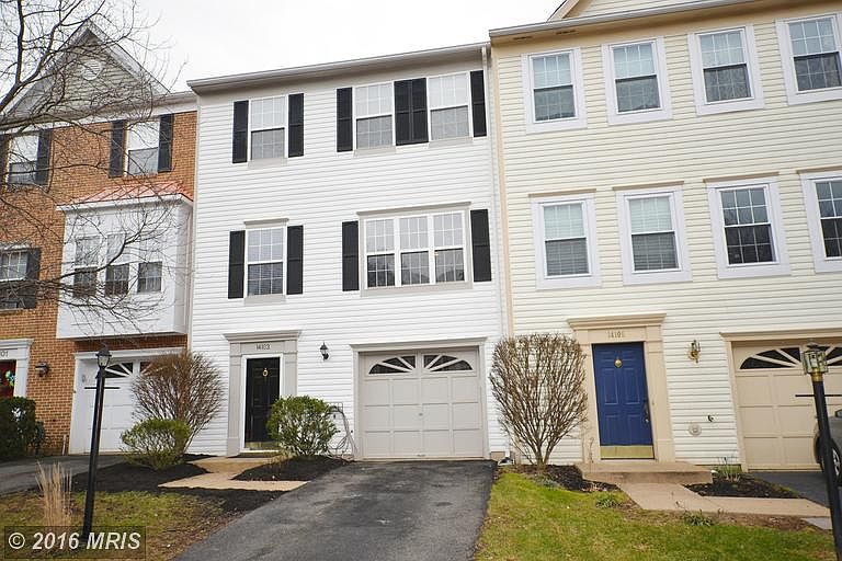Move In Ready Townhome in Crossroads Village