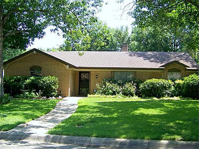 1st image of 4916 Fall River Dr