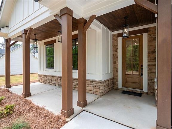 4th image of 110 Doris Path