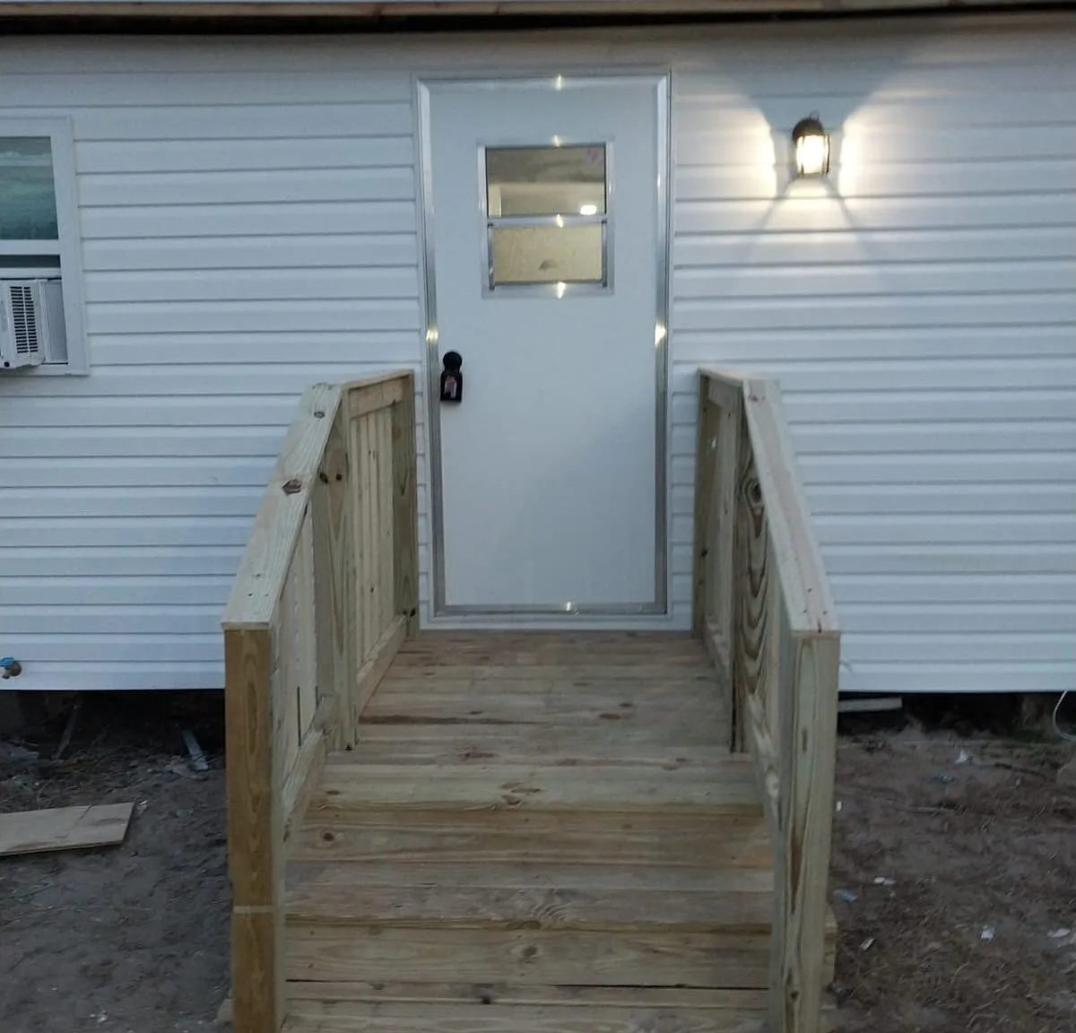 3 bed, 1.0 bath, 864 sqft, $1,320 — Photo 3