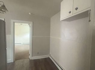 919 W Market St #2R, Pottsville, PA 17901