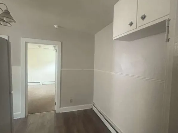 919 W Market St #2R, Pottsville, PA 17901