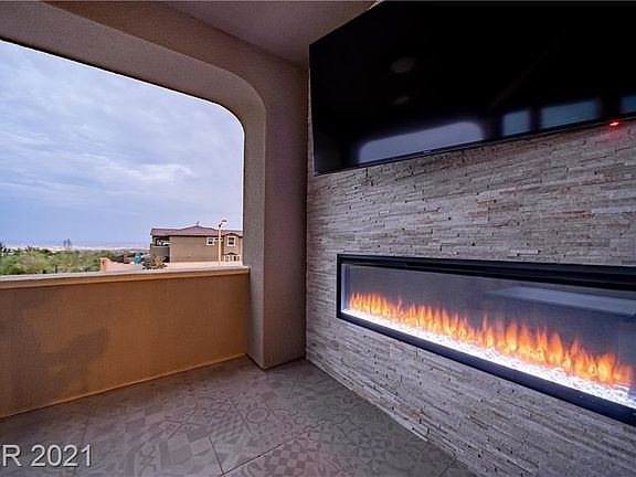 3rd image of 242 Tarragona Breeze Ave