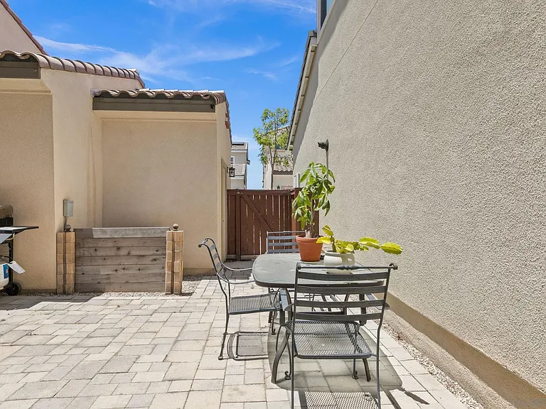 2028 Avenida Andanza — Photo 18