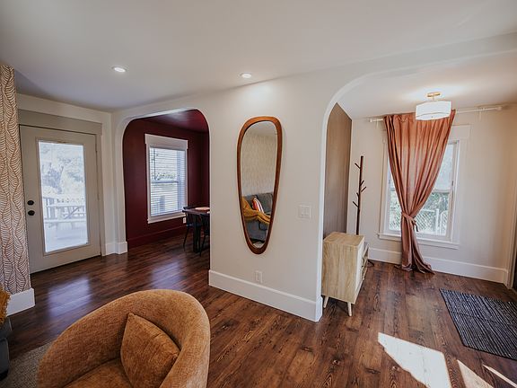 5th image of 1384 Banner Rd
