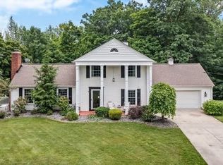 214 Wintergreen Hill Dr, Painesville, OH 44077