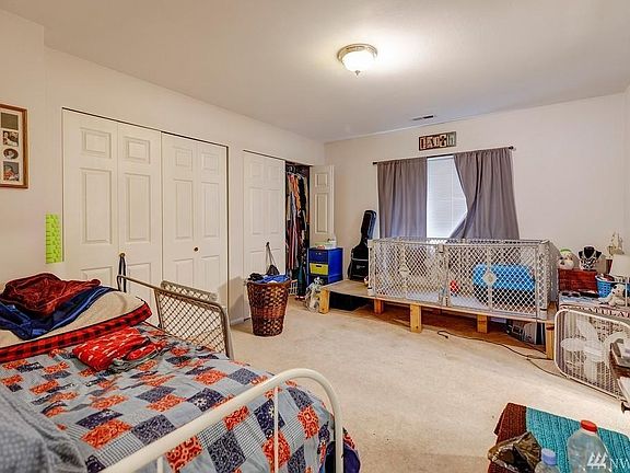 5th image of 3433 33rd Ave W