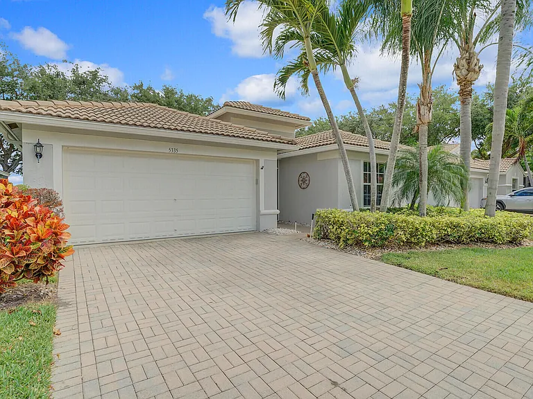 5335 Vernio Ln — Photo 2