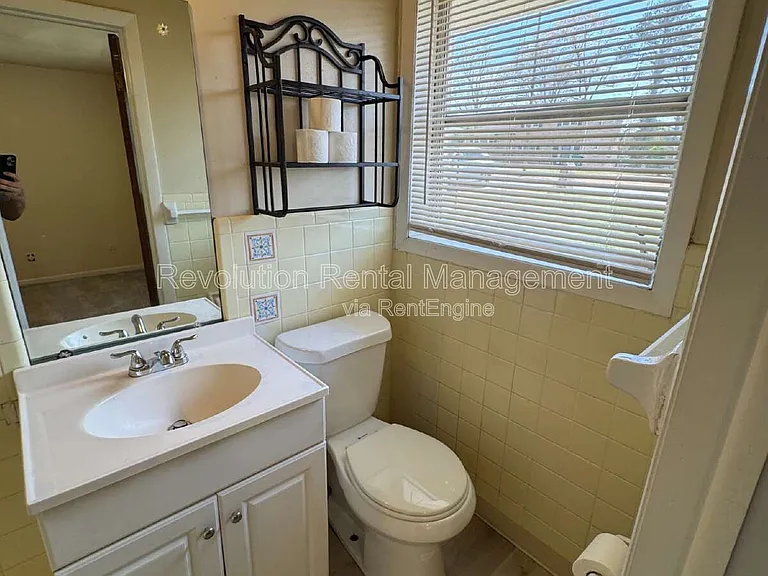 4010 Emerald Lake Dr — Photo 6