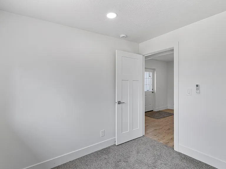 1304 E 900 S — Photo 10