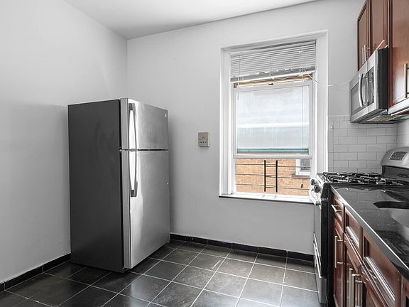 5th image of 35-21 28th St #C3