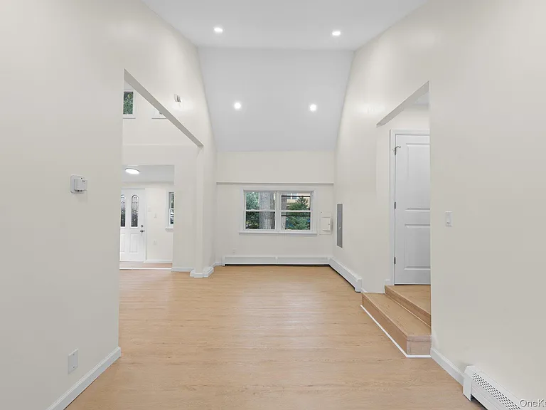 241 Pawnee Ave — Photo 7