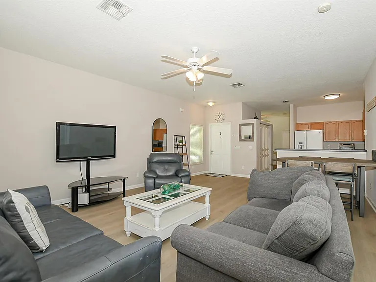 649 NE Bent Paddle Ln — Photo 17